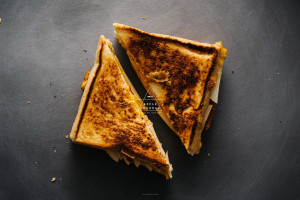 apple cheddar grilled cheese recipe - www.iamafoodblog.com