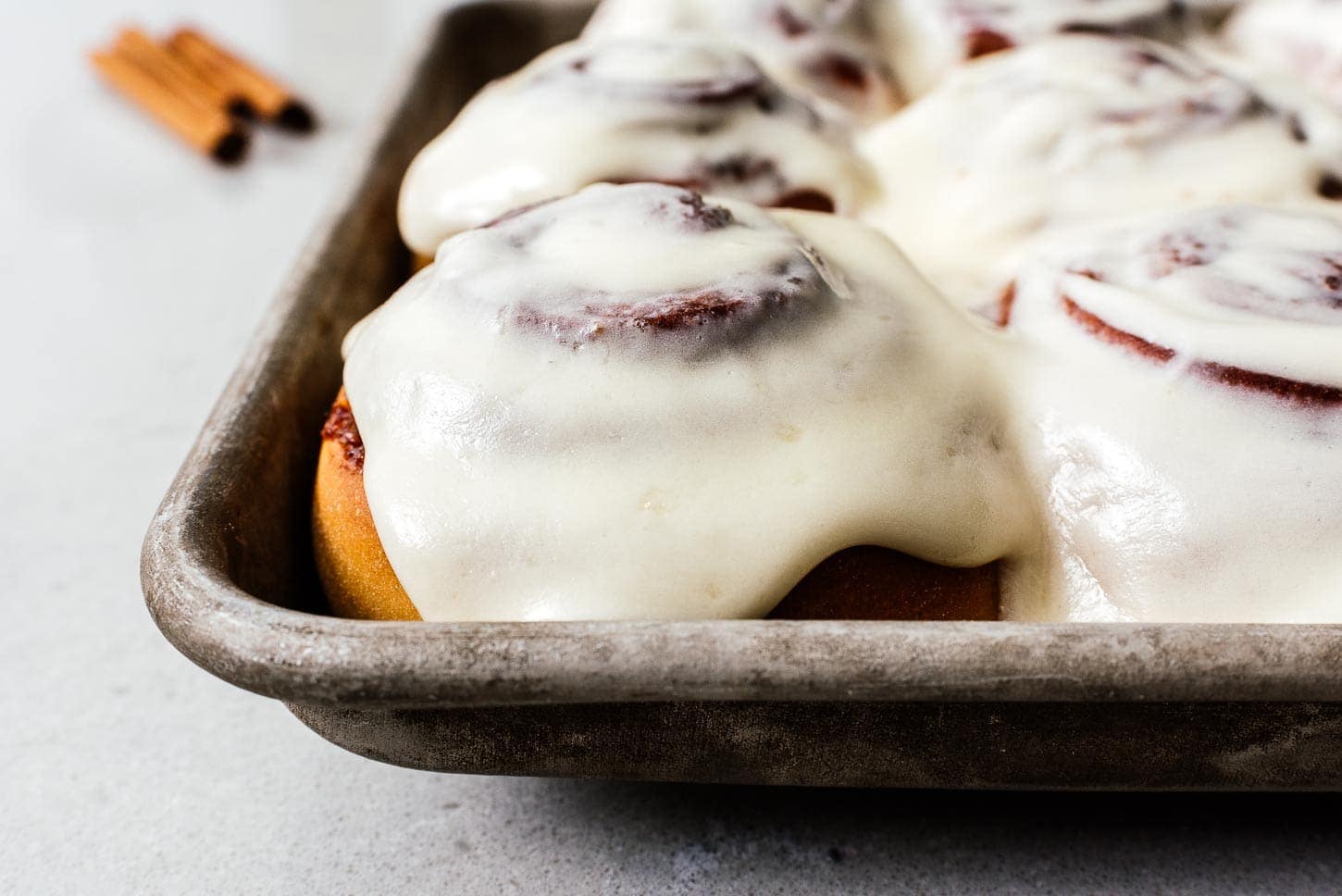 cinnamon roll icing | www.iamafoodblog.com