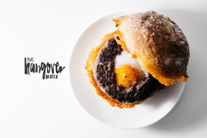 egg in a hole burger recipe - www.iamafoodblog.com