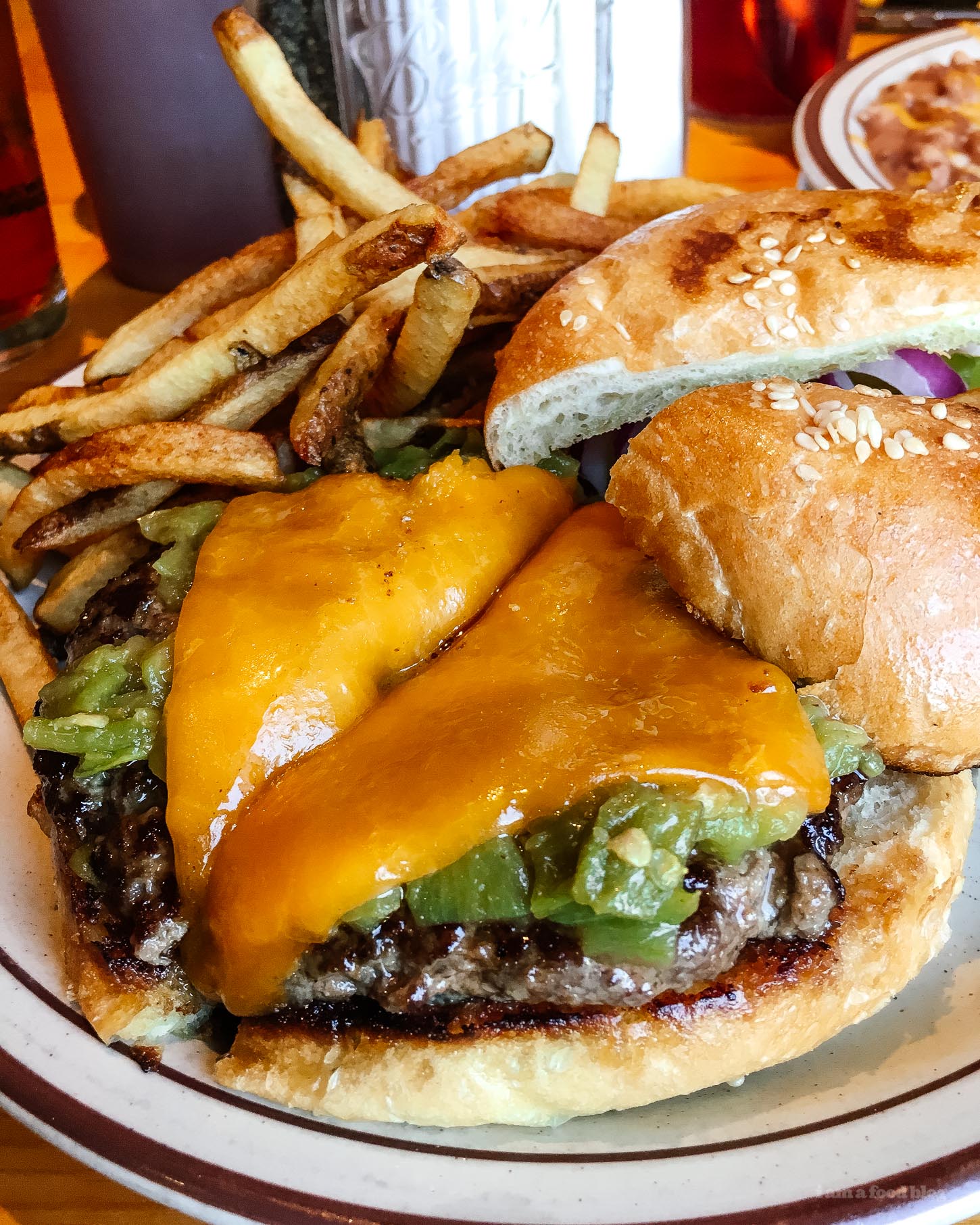 We went on the search for the best green chile cheeseburger in New Mexico #travel #newmexico #greenchile #greenchilecheeseburger #wheretoeat #wheretoeatnewmexico