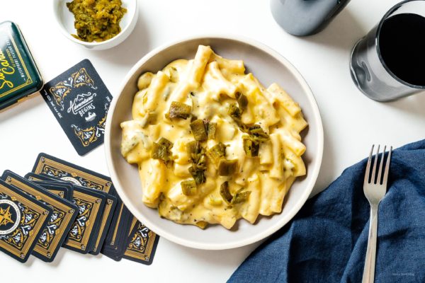 Creamy, spicy, comforting hatch green chile mac and cheese. Perfect for warming you up the coming fall days. #macandcheese #dinner #dinnerrecipes #cheese #comfort #comfortfood #hatchchile #greenchile