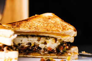 shepherd's pie grilled cheese - www.iamafoodblog.com
