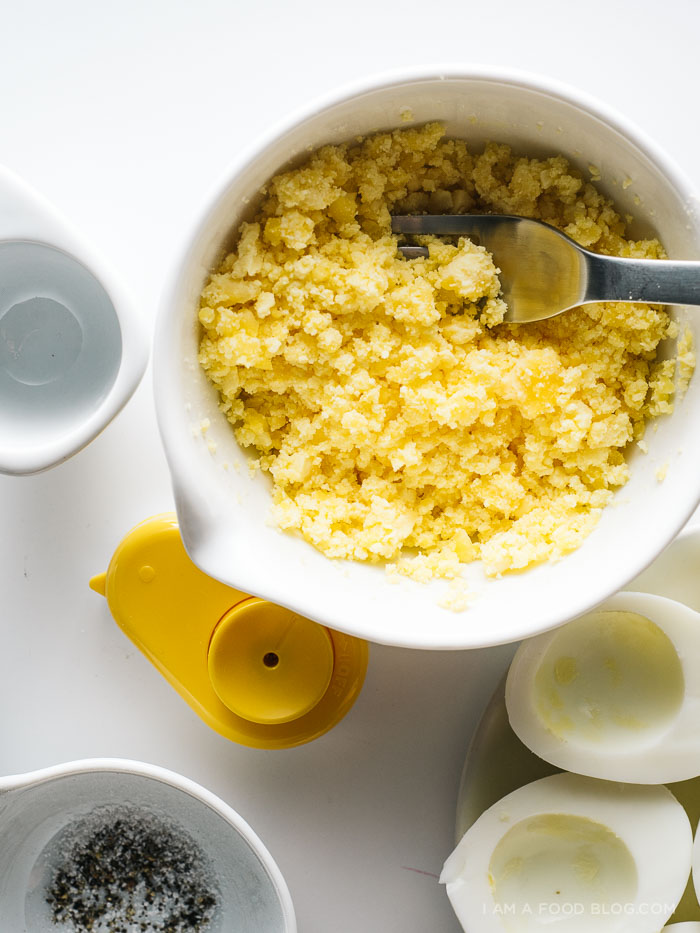 jalapeno popper deviled eggs recipe - www.iamafoodblog.com