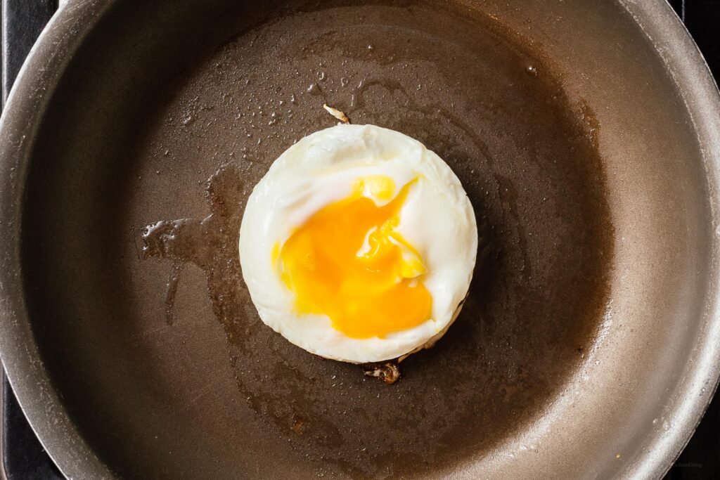 How to make a round egg | www.iamafoodblog.com
