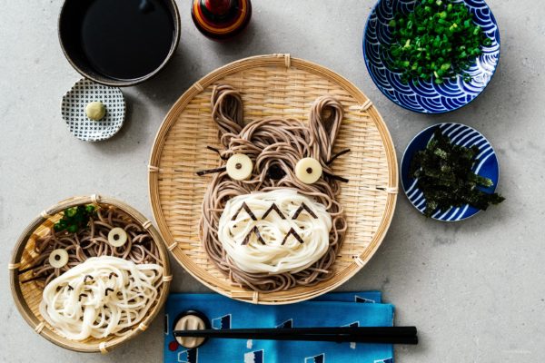 How to make Totoro soba: cold soba noodles with a soy-dashi dipping sauce in the shape of the ever lovable Totoro. You know you wanna eat him! #soba #japanesefood #totorosoba #totoro #totorofood #kawaiifood #soba #recipes